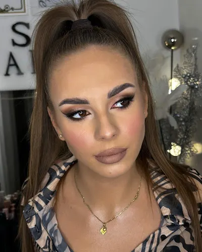 Makeup & Beauty Sara Kadykało